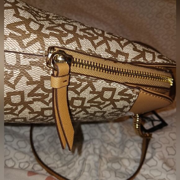 NWT DKNY Handbag  - Picture 7 of 16